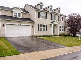 2399 Bluewater Dr, Wauconda, IL
