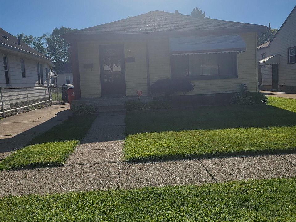 1st image of 22087 Oakwood Ave