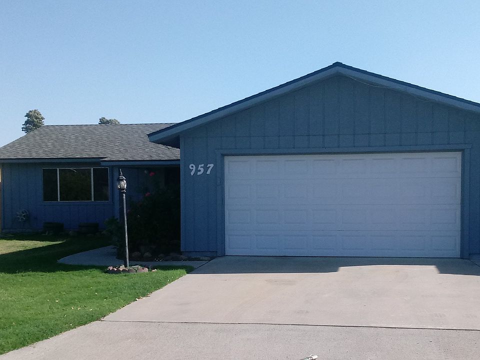 1st image of 957 Moffat Dr