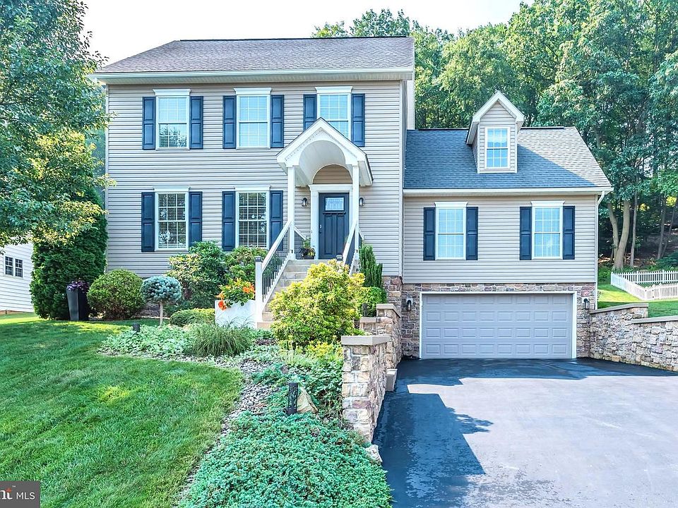 1st image of 237 Antler Dr