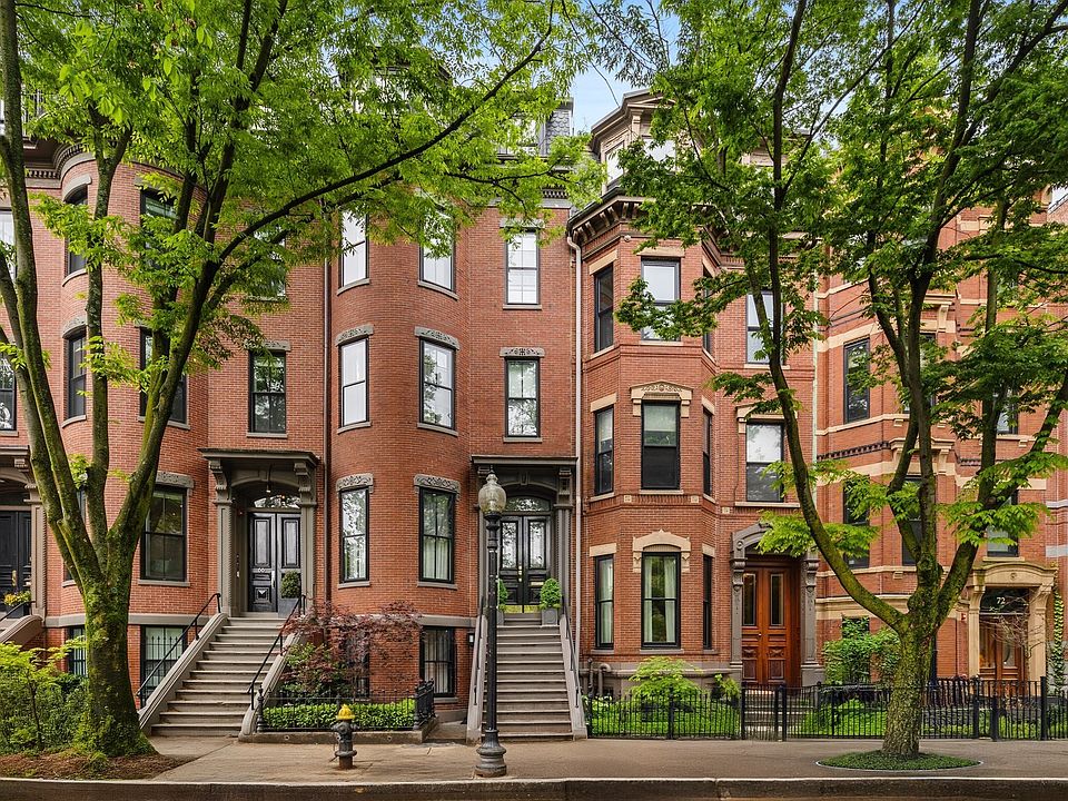1st image of 68 W Rutland Sq