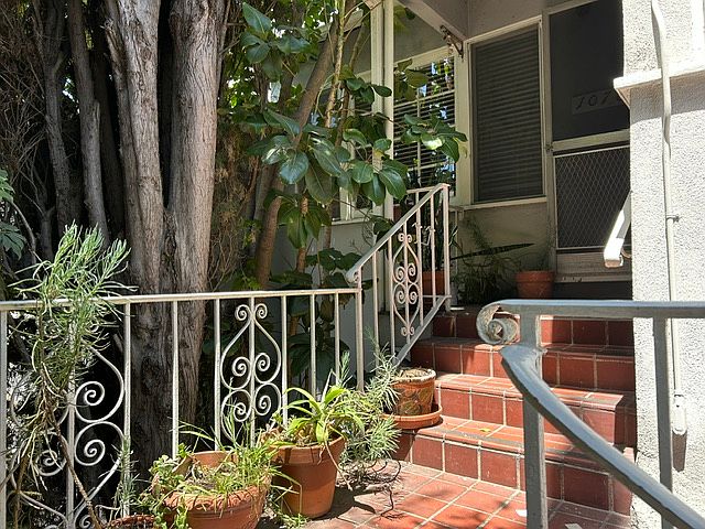 This quiet cottage-like apartment is set above the street and located in prime Westwood