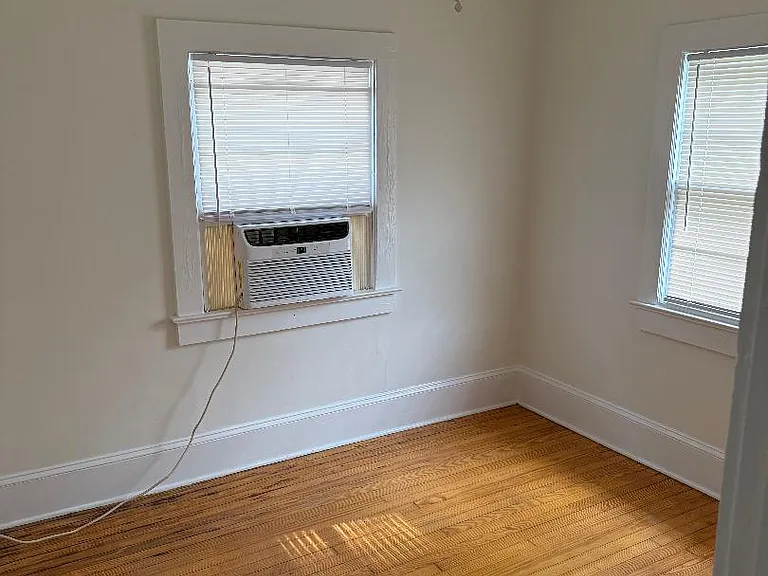 Second bedroom.