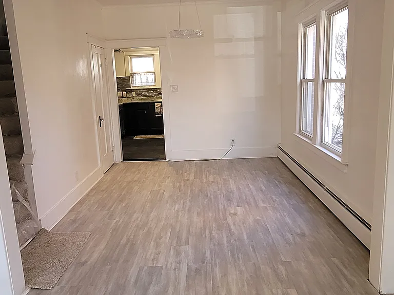 22230 Tenny St — Photo 7