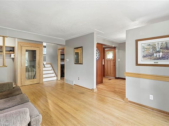 5th image of 106 Victor Blvd