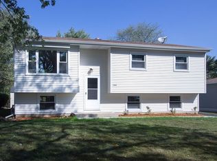 2404 Maple Ln, Rolling Meadows, IL 60008