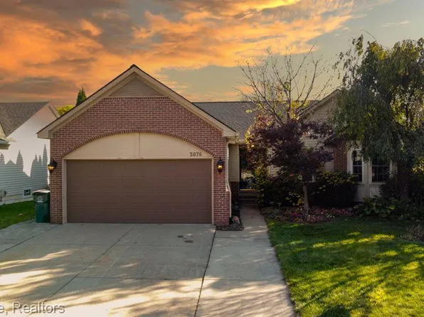 3076 Cedar Crest Dr, Troy, MI 48083