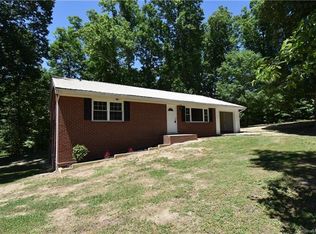 957 Sellerstown Rd, Cherryville, NC 28021