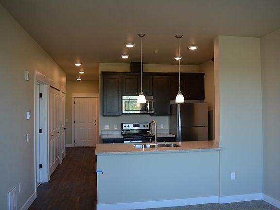 5th image of 223 N J St APT 207