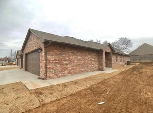 424 Chalk Hill Ct, Edmond, OK 73003