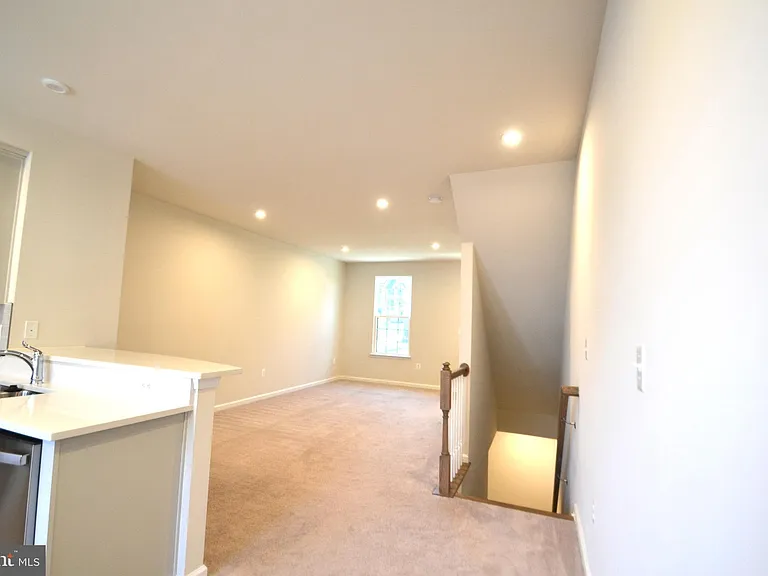 1318 Trestle Dr — Photo 6