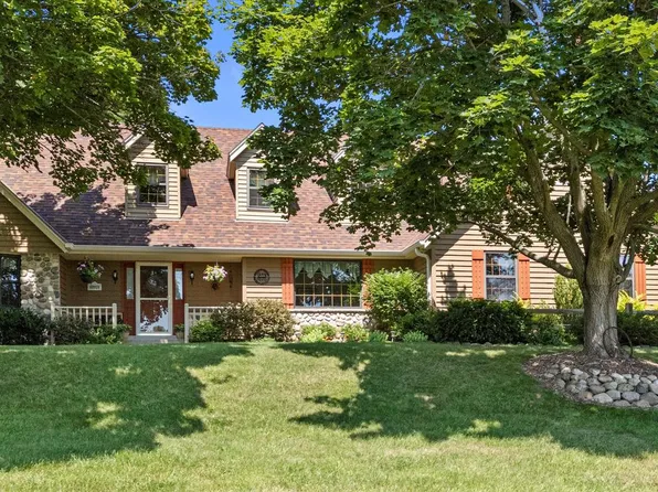S76W23840 Westwood DRIVE, Big Bend, WI 53103
