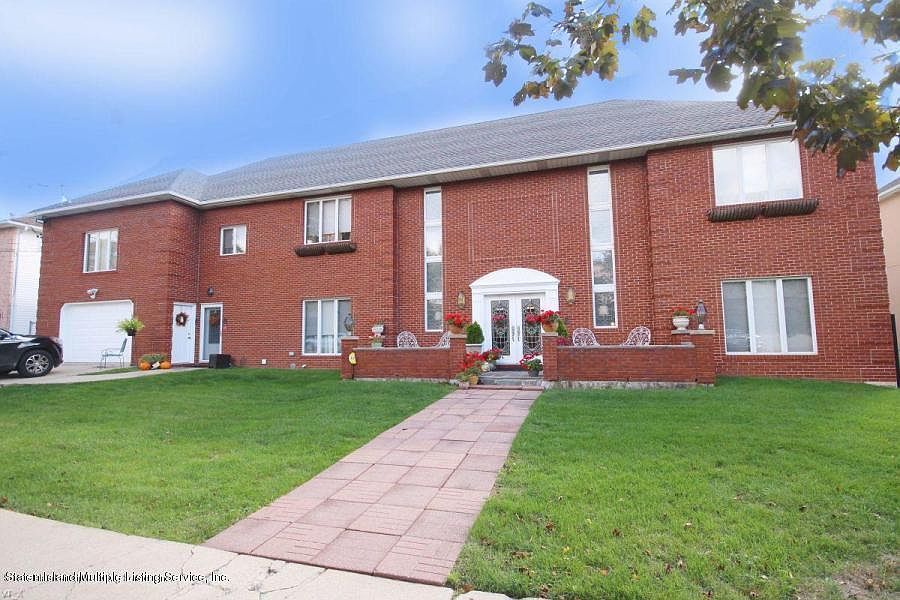 1st image of 214 Kinghorn St