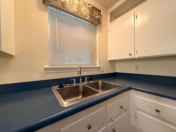 5th image of 605 E Jasper Dr