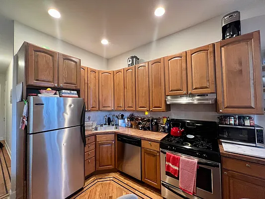 Rented by Douglas Elliman | media 4