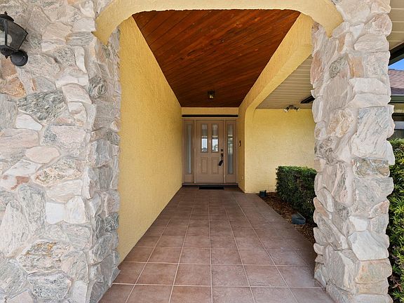 5th image of 919 NE Juniper Place