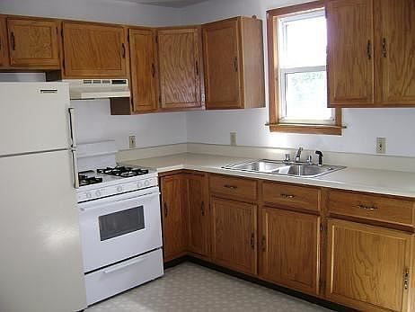 2nd image of 3644 Hoover Ave