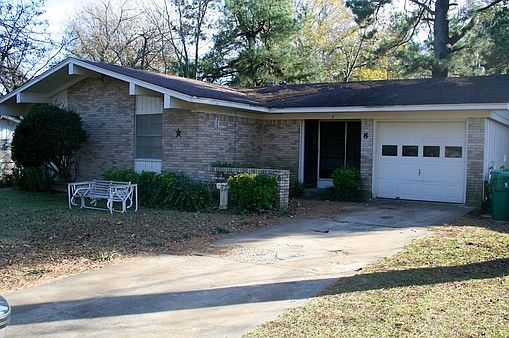 1st image of 8 Tulip Dr