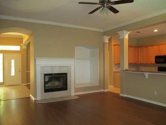 2nd image of 222 Edgewater Branch Dr