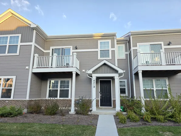 4219 Chelsea Manor Cir, Aurora, IL 60504