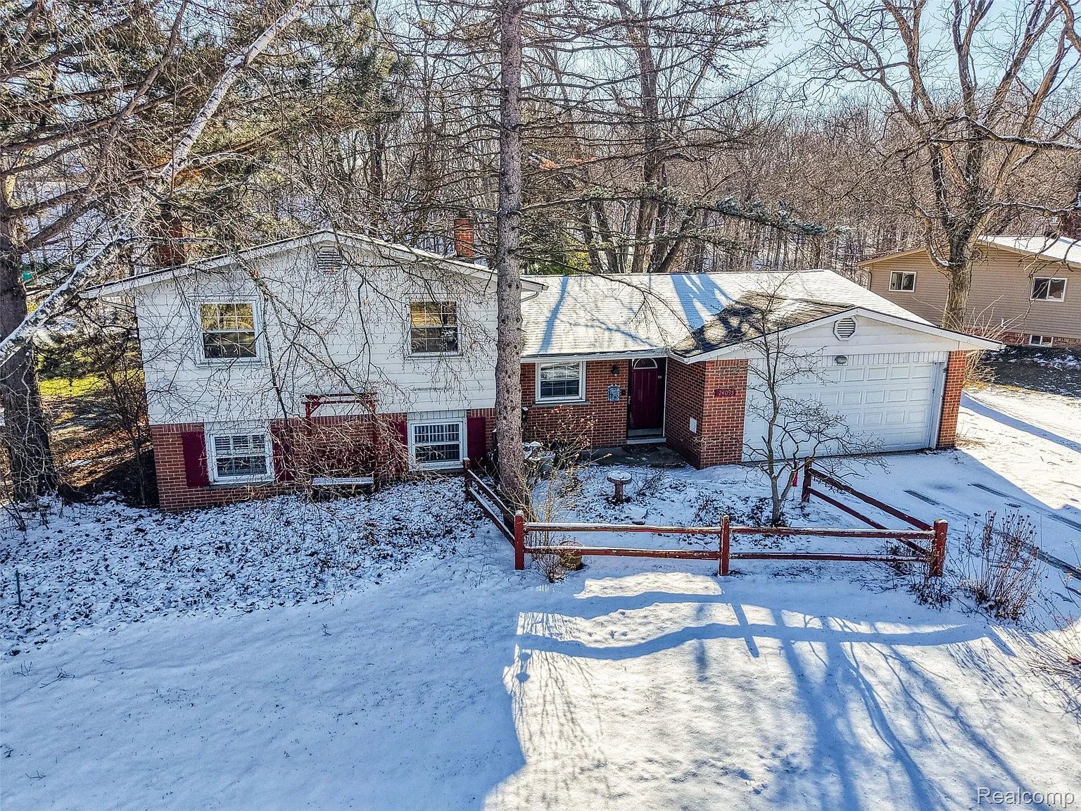 24095 Farmington Rd photo 1