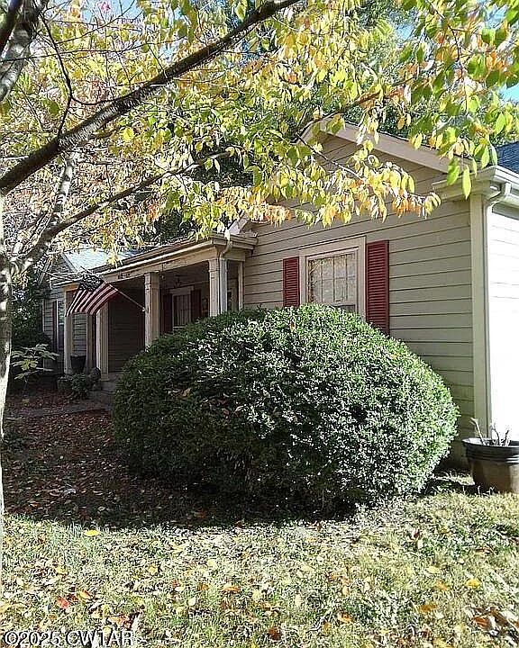 1st image of 1802 Glen Oaks Ln