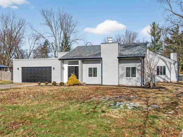 1112 E Curry Dr, Terre Haute, IN 47802