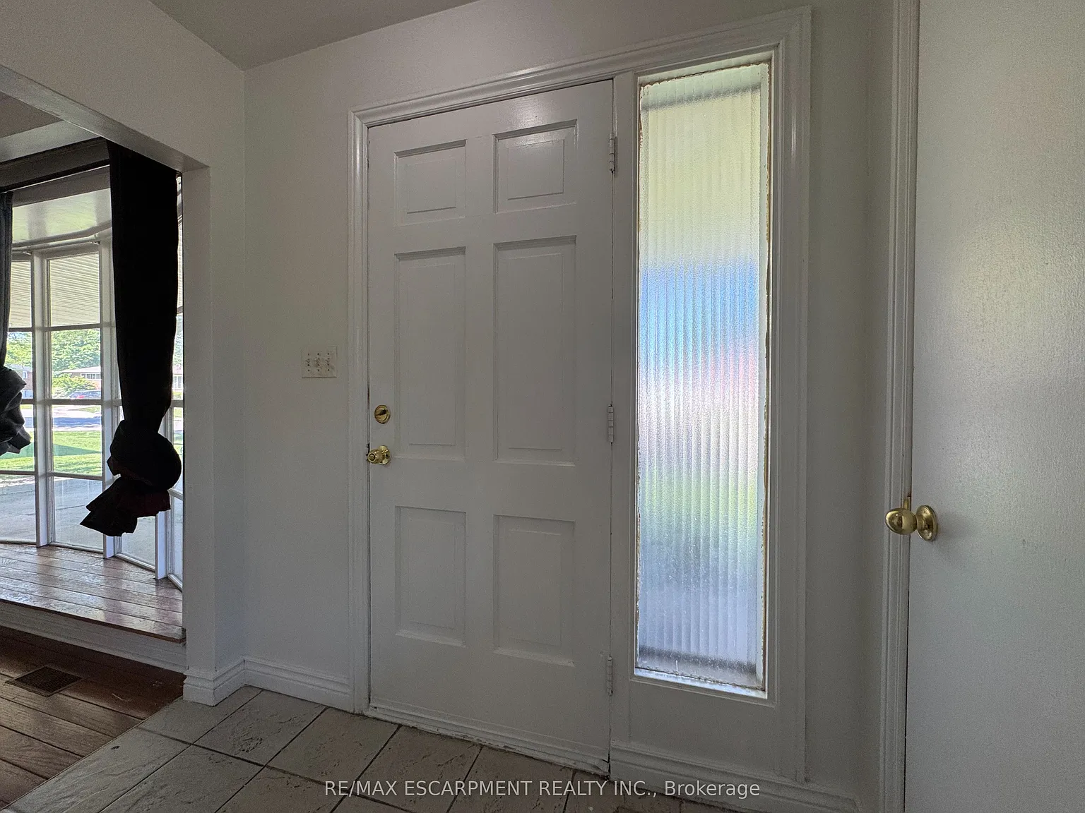 4 bed, $2,950 — Photo 2