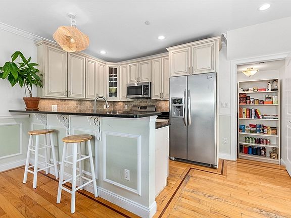 5th image of 24 Custer St #1