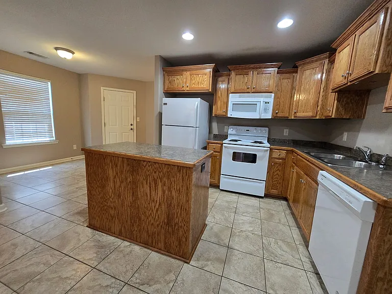 3513 Terrace Hill Ct — Photo 10