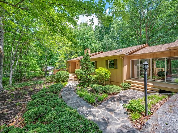 4th image of 66 Oakwood Ln