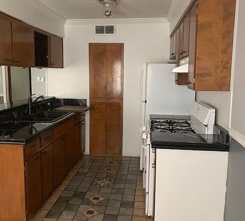 3rd image of 623 Donaldson Ave APT 3