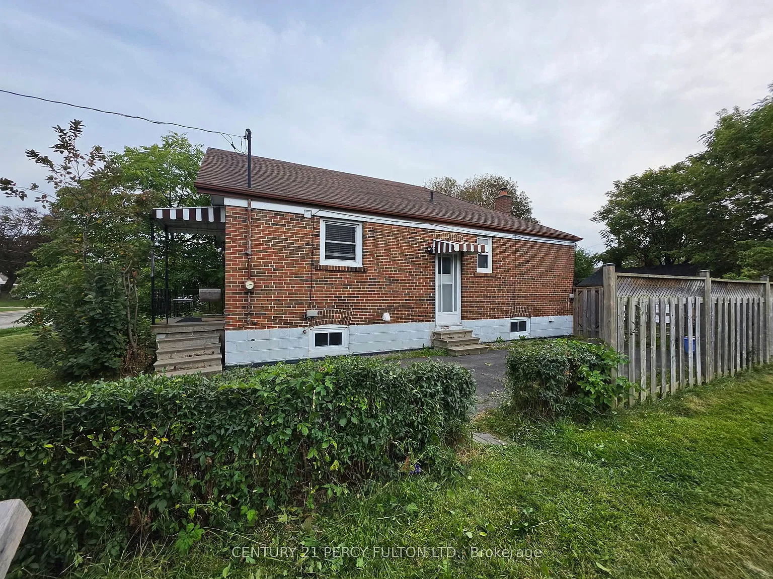 3 bed, $2,100 — Photo 4
