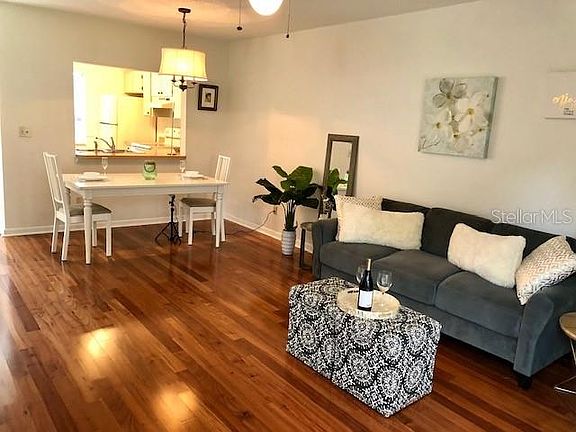 4th image of 1420 Oakhill Dr #103