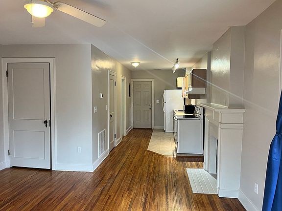3rd image of 2352 1/2 E Main St