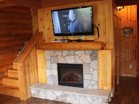 2nd image of 601 E Hyak Drive