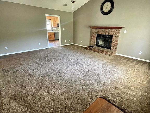 3rd image of 4116 Clay Dr