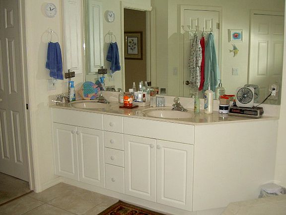 Master bath dual sinks