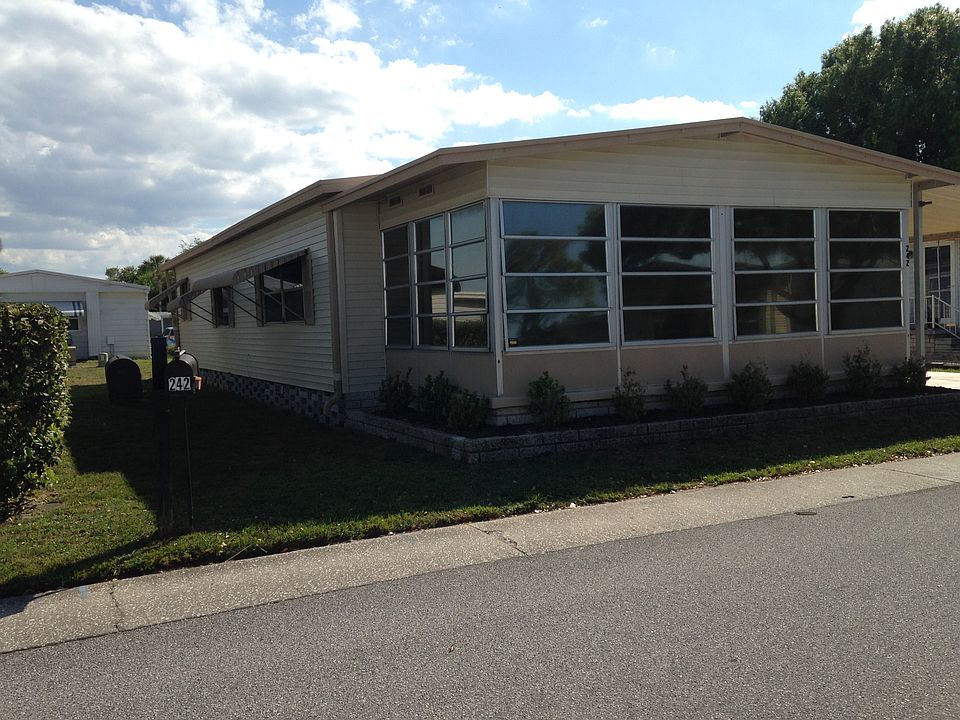 1st image of 242 Pelican Dr N