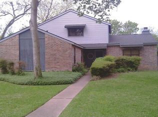 2201 N Belmont Dr, Richmond, TX 77469