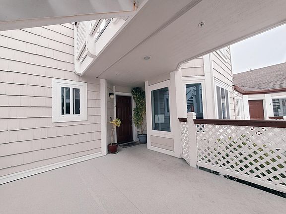 Entrance to front door unit #3