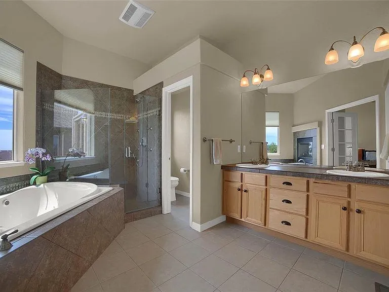 2331 Ledgewood Dr — Photo 18
