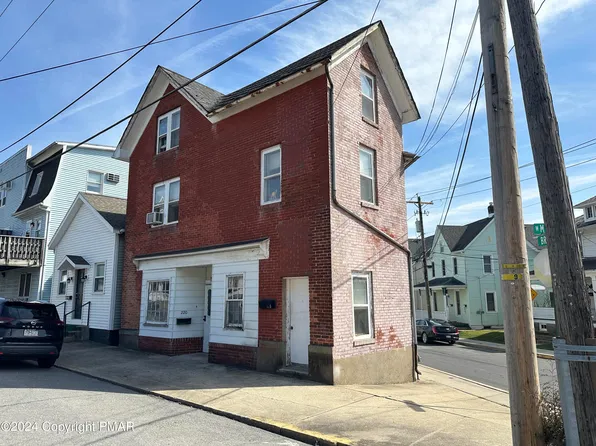 220 W Main St, Pen Argyl, PA 18072