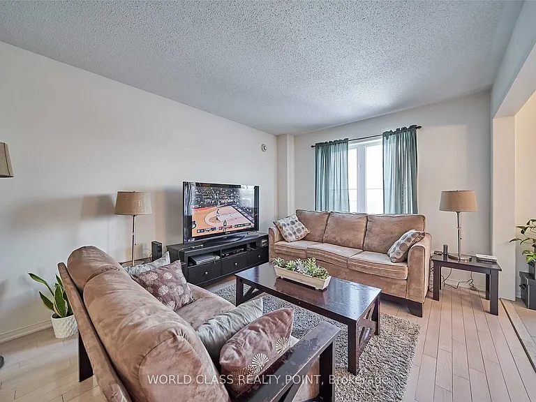 38 Tansley Cres — Photo 6