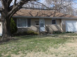 1223 Clarke St, Clay Center, KS 67432