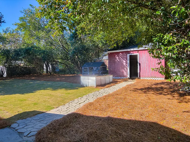 1613 Pendleton Rd — Photo 29