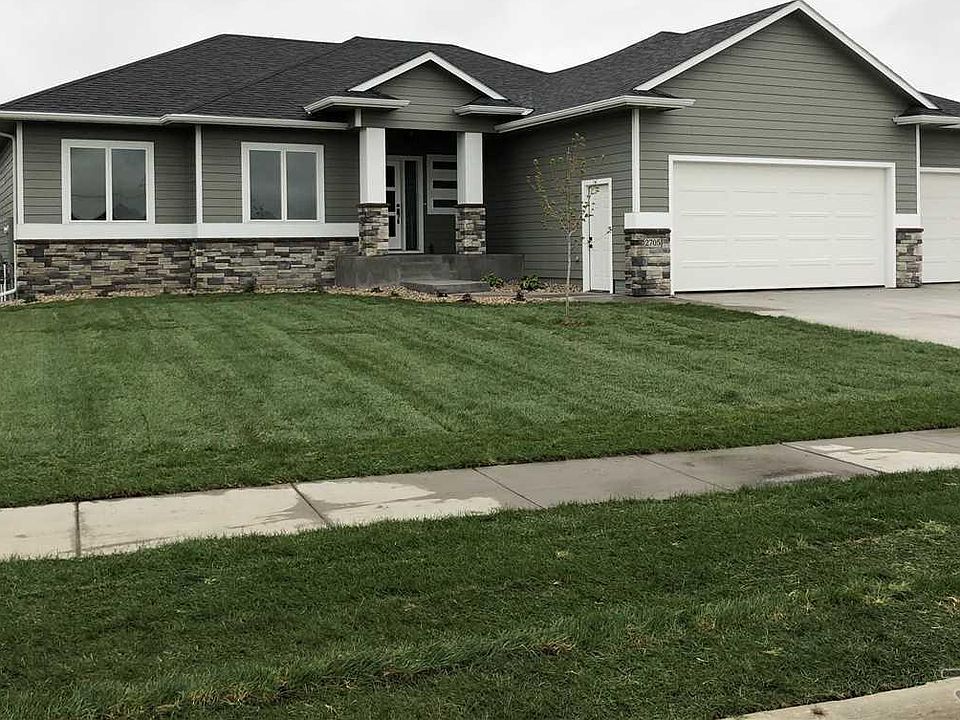 1st image of 2705 W 95th St
