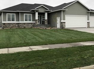 2705 W 95th St, Sioux Falls, SD 57108