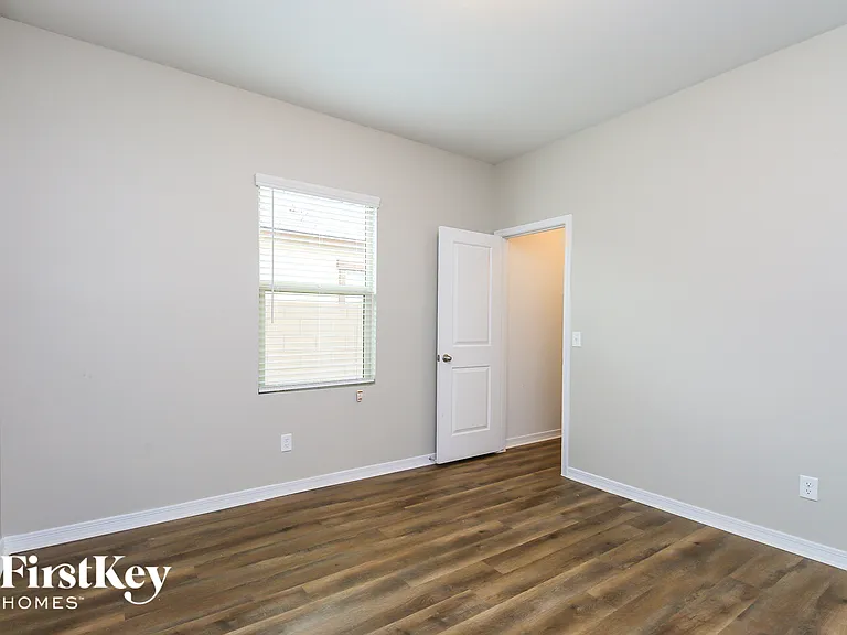 398 W Powell Dr — Photo 12