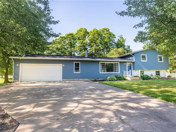 8242 Orchardway St NW, North Canton, OH 44720